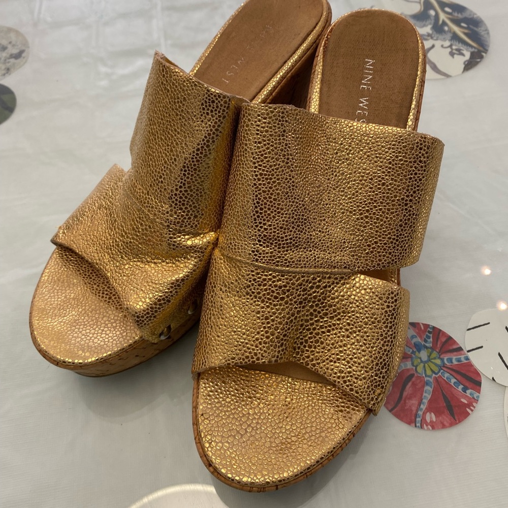 Nine West Jaimy gold wedge